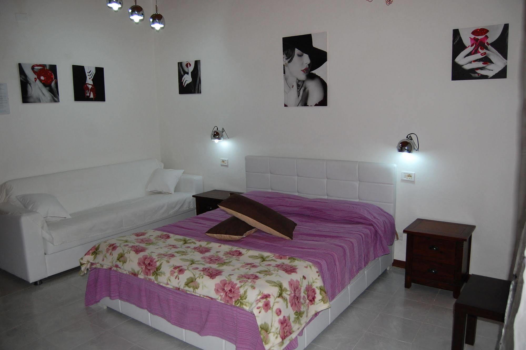 Il Mirto E La Rosa Bed and Breakfast Arenella  Eksteriør billede