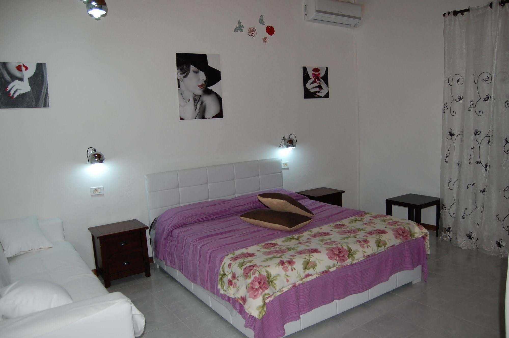 Il Mirto E La Rosa Bed and Breakfast Arenella  Eksteriør billede
